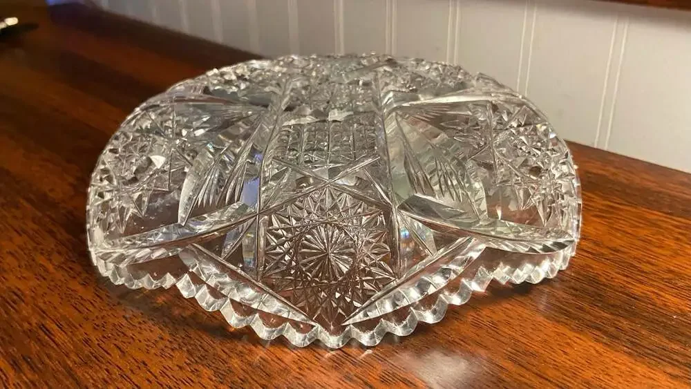 American Brilliant Period Cut Glass Crystal Bowl. Starburst and Lattice Patterns